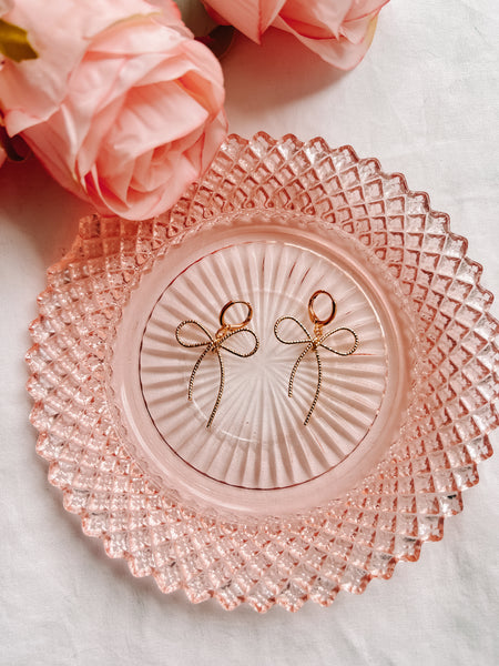 Thin Gold Bow Huggies