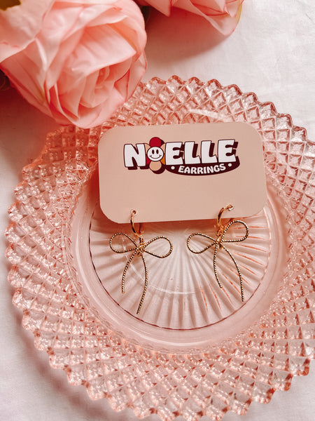 Thin Gold Bow Huggies