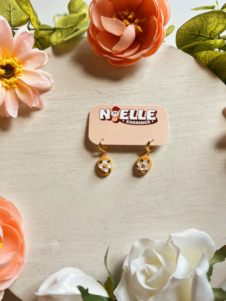 Bloom Bead Huggies