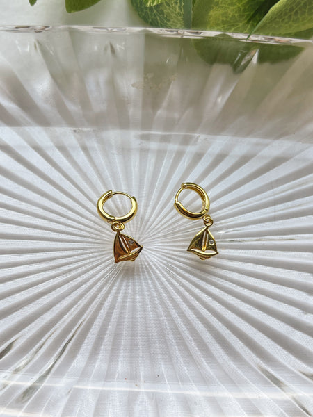 Gold Sailboat Huggies