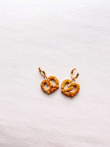 Pretzel Bead Huggies