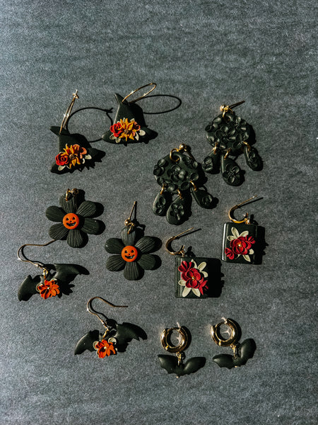 Black Monochromatic Floral Patterned Earrings