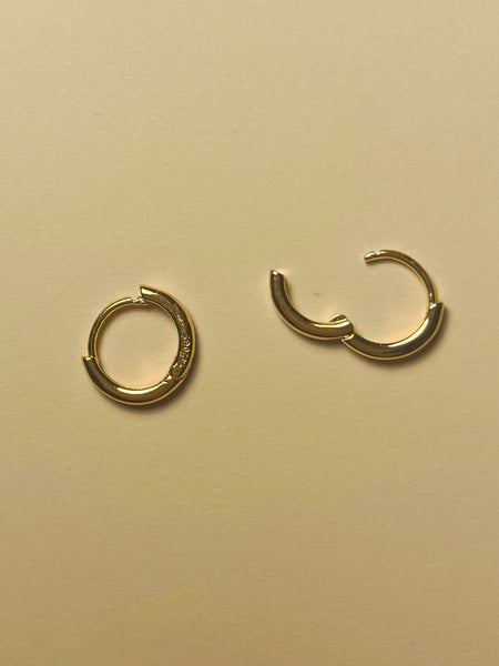CHARM BAR: Pair of Huggies