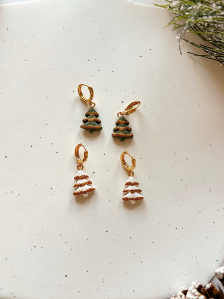 Snowy Glitter Tree Huggies