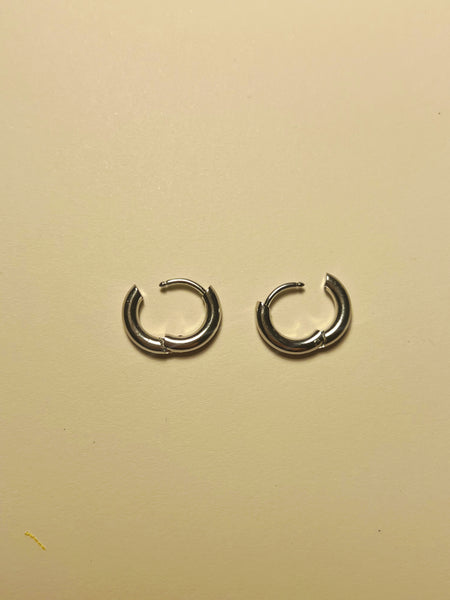 CHARM BAR: Pair of Huggies